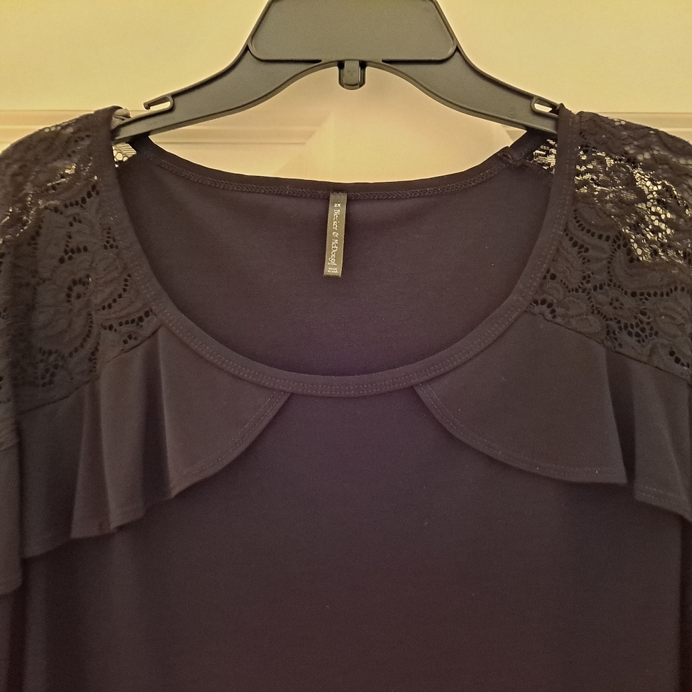 Womans lacy 2x top